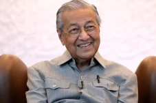 Dilarikan ke Rumah Sakit,...