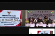Pemkab Luwu Terima Bantuan...