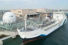 Kapal Tanker Hidrogen...