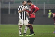 Hasil AC Milan vs Juventus:...