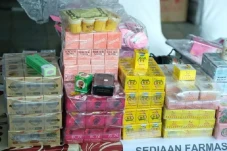 Menjamur di Online,...