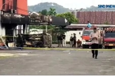 Bentrok Berdarah di...
