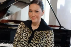Ahmad Dhani Pernah Direbut,...