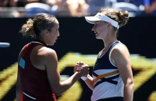 Madison Keys Hentikan...