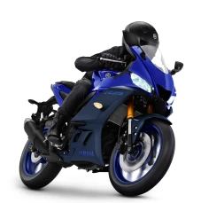 Warna Baru Hitam dan...
