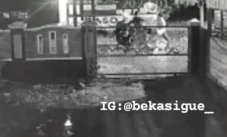 Polisi Kantongi Identitas...