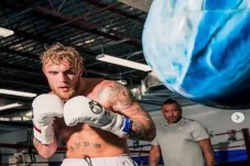 Jake Paul Beli Saham...