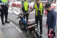Nekat Pakai Knalpot...