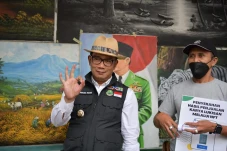 Karyanya Laku di NFT,...