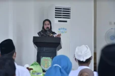 Indah Putri Minta Camat...
