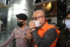 Eks Bupati Buru Selatan...