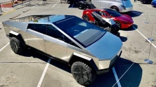 Elon Musk Umumkan Kehadiran...