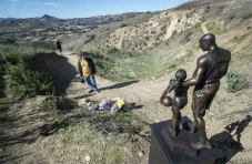 Patung Kobe Bryant dan...