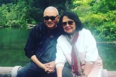 Istri Alex Noerdin Sri...