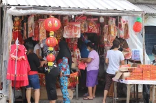 Berkah Imlek 2022, Pedagang...