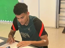 Liverpool Resmi Boyong...