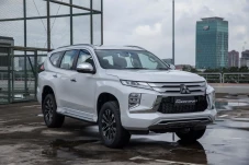 Mitsubishi Pajero Sport...