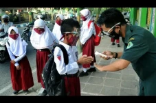 18 Sekolah di Depok...