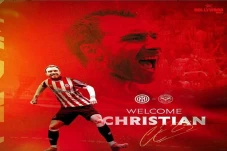 Brentford Resmi Kontrak...