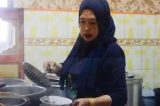 Rumah Makan Binaan PT...