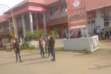 Belasan Tahanan Kabur...
