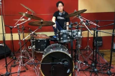 Rilis Mini Album Perdana,...