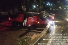 MINI Cooper Kecelakaan...
