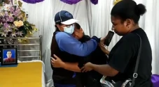 8 Hari Penantian, Jenazah...