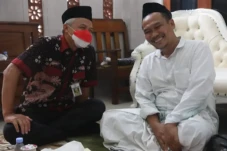 Gus Baha Puji Gaya Ganjar...