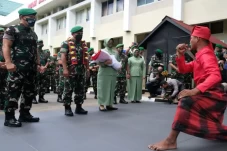 Resmi Bertugas, Pangdam...