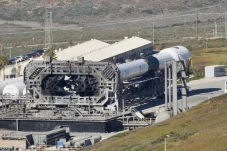SpaceX Bakal Luncurkan...
