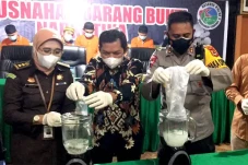 Sabu Senilai Ratusan...