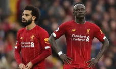 Salah dan Mane Bentrok...