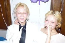 Hyuna dan Dawn Resmi...
