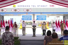 Resmikan Jalan Tol Binjai-Stabat,...