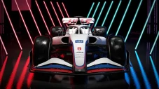 Haas Tim Balap Pertama...