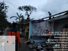 23 Rumah Rusak Diterjang...
