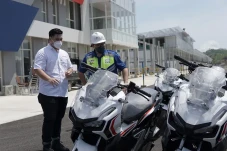 Mengapa Honda ADV150...