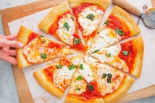 Apakah Pizza Mengandung...