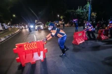 Tekan Penyebaran Covid-19,...