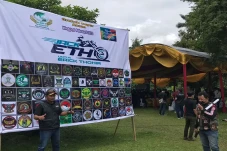 Ratusan Tukang Ojek...