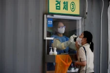Kasus Covid-19 di Korea...