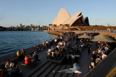 Australia Beri Sinyal...