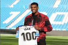 Siapa Alexander Isak?...