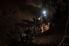 Kematian Pilunya Mendunia,...