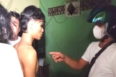 Pemuda Mabuk Arak Ini...