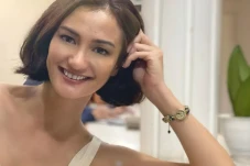 Atiqah Hasiholan 3 Kali...