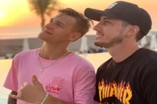 Fabio Quartararo Menikmati...