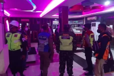 Langgar Jam Operasional...