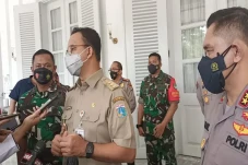 Covid-19 Melonjak, Anies:...